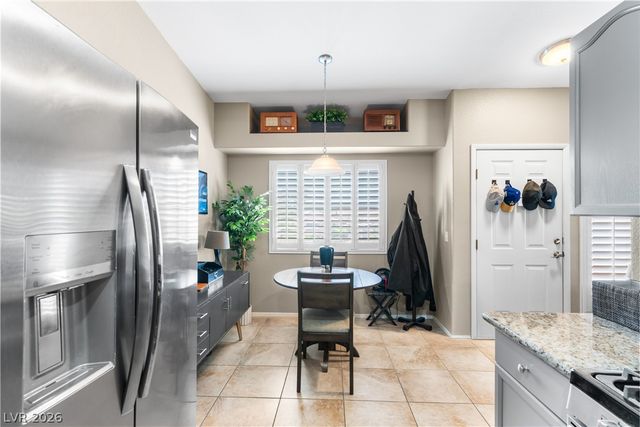 352 Amber Pine Street 207, Las Vegas, NV 89144