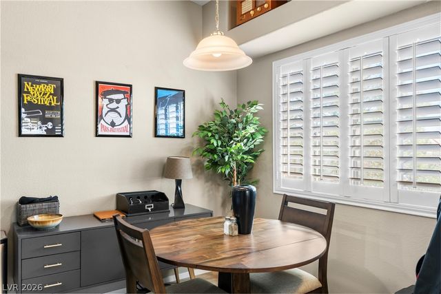 352 Amber Pine Street 207, Las Vegas, NV 89144