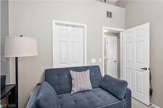 352 Amber Pine Street 207, Las Vegas, NV 89144