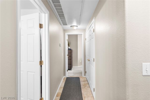 352 Amber Pine Street 207, Las Vegas, NV 89144