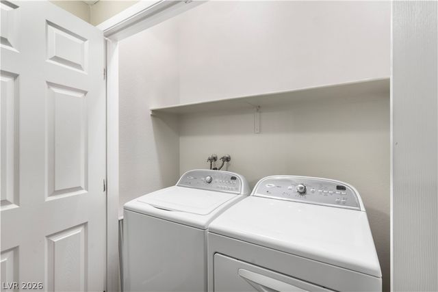 352 Amber Pine Street 207, Las Vegas, NV 89144