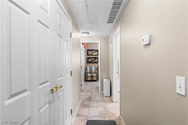 352 Amber Pine Street 207, Las Vegas, NV 89144