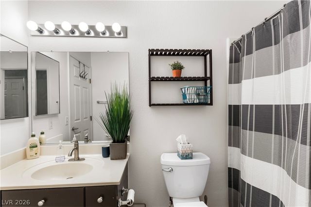 352 Amber Pine Street 207, Las Vegas, NV 89144