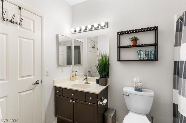 352 Amber Pine Street 207, Las Vegas, NV 89144