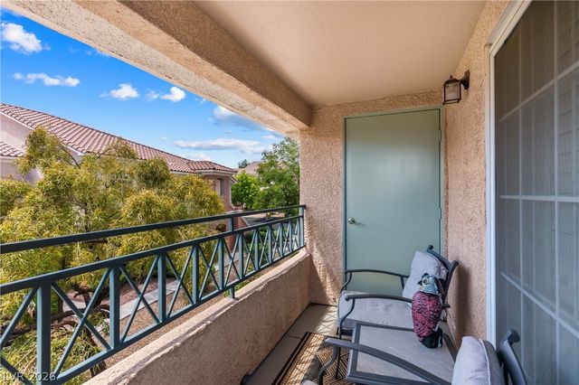 352 Amber Pine Street 207, Las Vegas, NV 89144