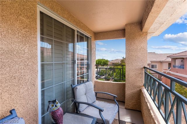 352 Amber Pine Street 207, Las Vegas, NV 89144