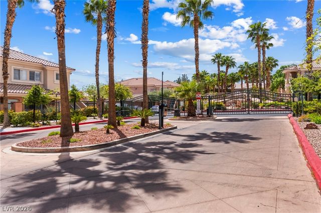 352 Amber Pine Street 207, Las Vegas, NV 89144