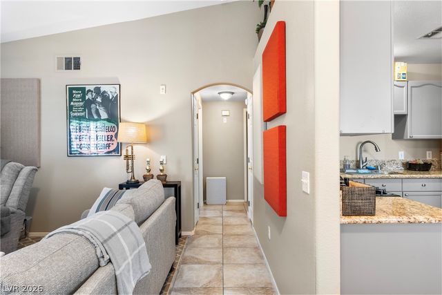 352 Amber Pine Street 207, Las Vegas, NV 89144