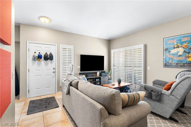 352 Amber Pine Street 207, Las Vegas, NV 89144