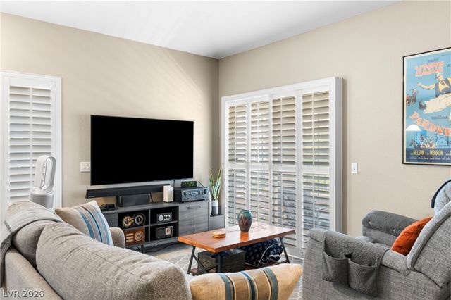 352 Amber Pine Street 207, Las Vegas, NV 89144