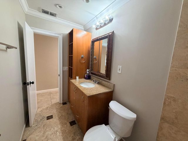 121 N 12TH Street, Lantana, FL 33462