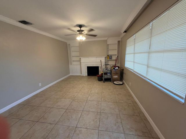 121 N 12TH Street, Lantana, FL 33462