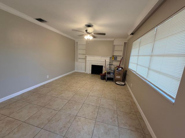 121 N 12TH Street, Lantana, FL 33462