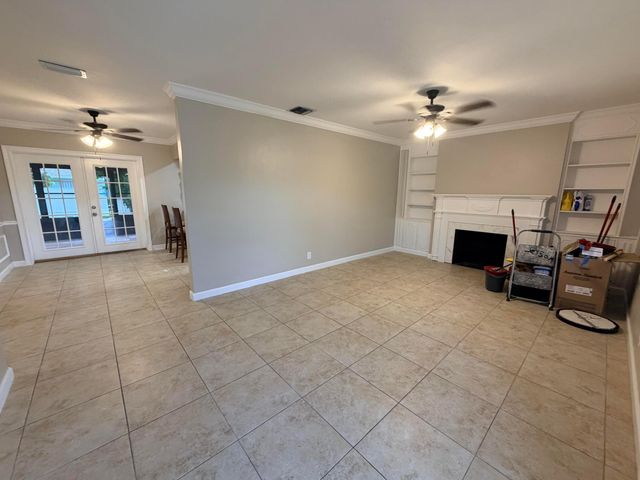 121 N 12TH Street, Lantana, FL 33462