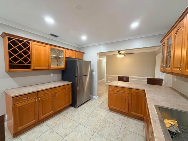 121 N 12TH Street, Lantana, FL 33462