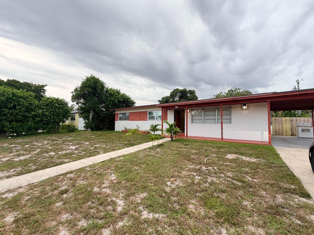 121 N 12TH Street, Lantana, FL 33462
