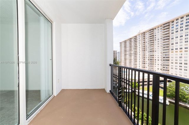 17150 N Bay Road 2911, Sunny Isles Beach, FL 33160
