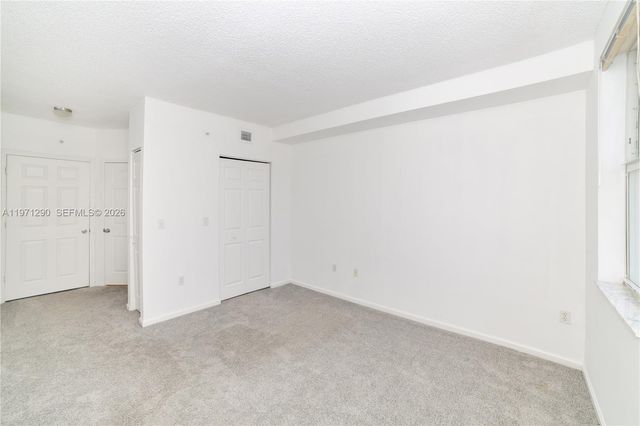 17150 N Bay Road 2911, Sunny Isles Beach, FL 33160