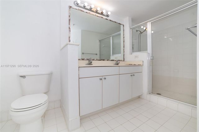 17150 N Bay Road 2911, Sunny Isles Beach, FL 33160