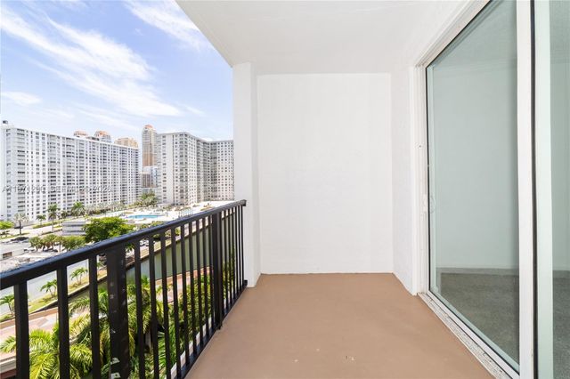 17150 N Bay Road 2911, Sunny Isles Beach, FL 33160