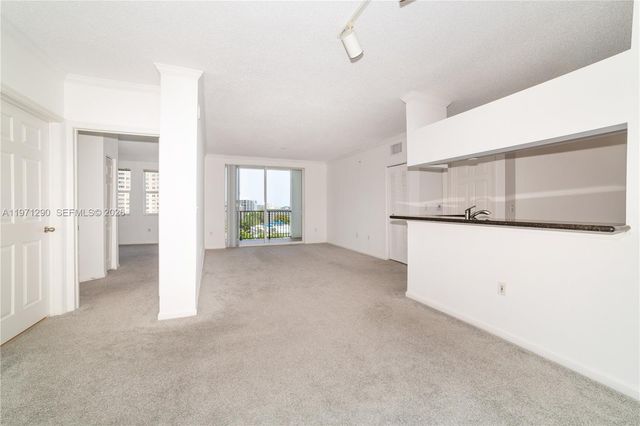 17150 N Bay Road 2911, Sunny Isles Beach, FL 33160