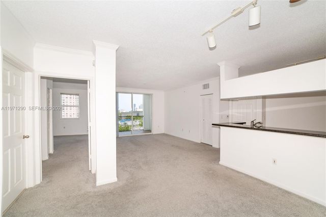 17150 N Bay Road 2911, Sunny Isles Beach, FL 33160