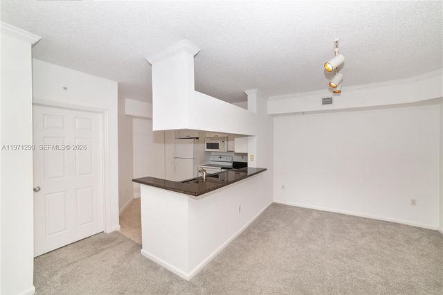 17150 N Bay Road 2911, Sunny Isles Beach, FL 33160
