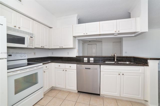 17150 N Bay Road 2911, Sunny Isles Beach, FL 33160