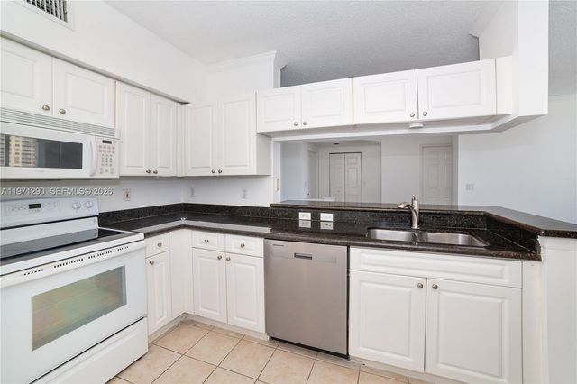 17150 N Bay Road 2911, Sunny Isles Beach, FL 33160
