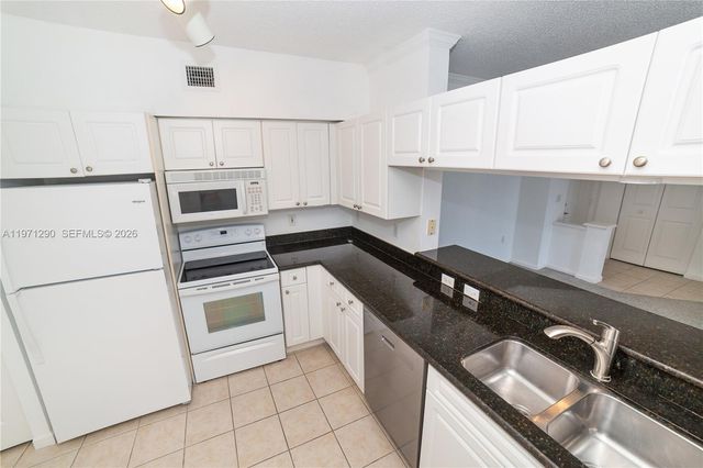 17150 N Bay Road 2911, Sunny Isles Beach, FL 33160