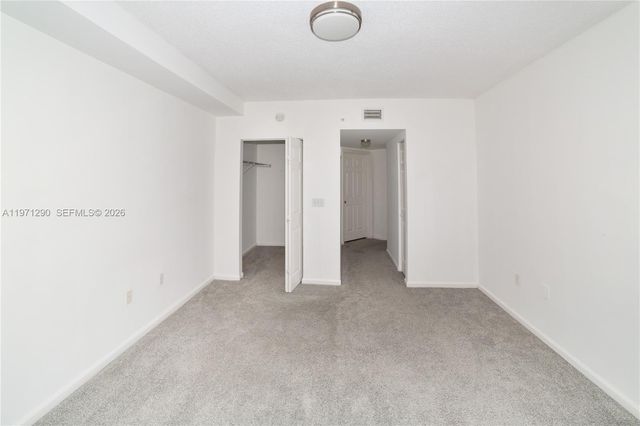 17150 N Bay Road 2911, Sunny Isles Beach, FL 33160