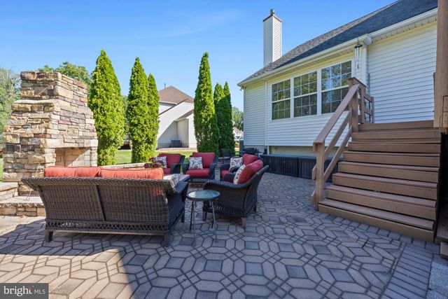 14 PATRIOT LN, Blackwood, NJ 08012