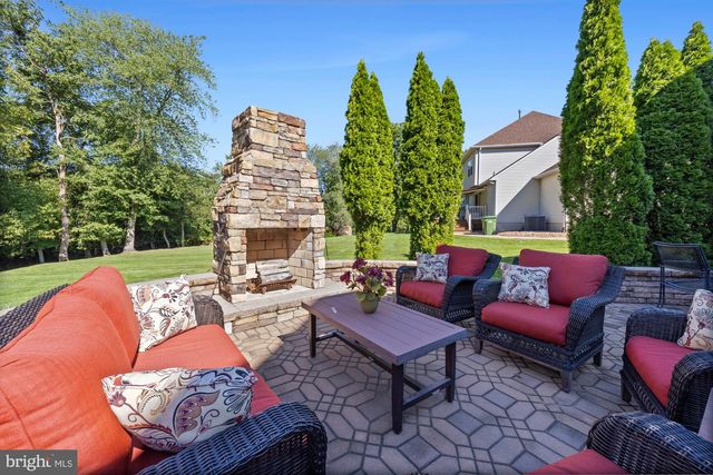 14 PATRIOT LN, Blackwood, NJ 08012