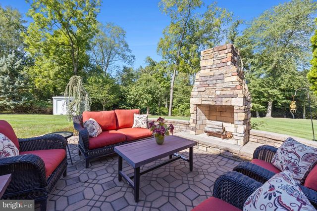 14 PATRIOT LN, Blackwood, NJ 08012