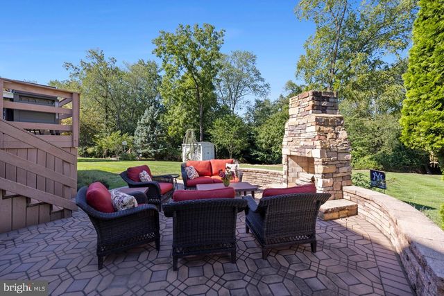 14 PATRIOT LN, Blackwood, NJ 08012