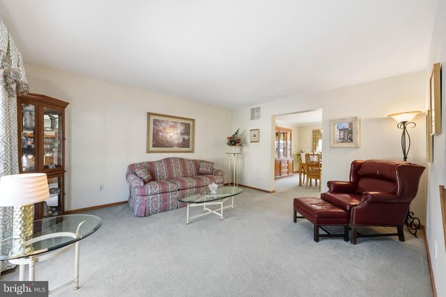 14 PATRIOT LN, Blackwood, NJ 08012