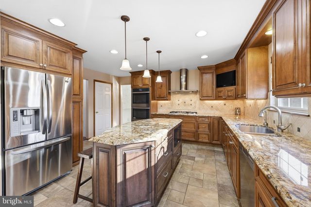 14 PATRIOT LN, Blackwood, NJ 08012