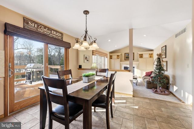 14 PATRIOT LN, Blackwood, NJ 08012