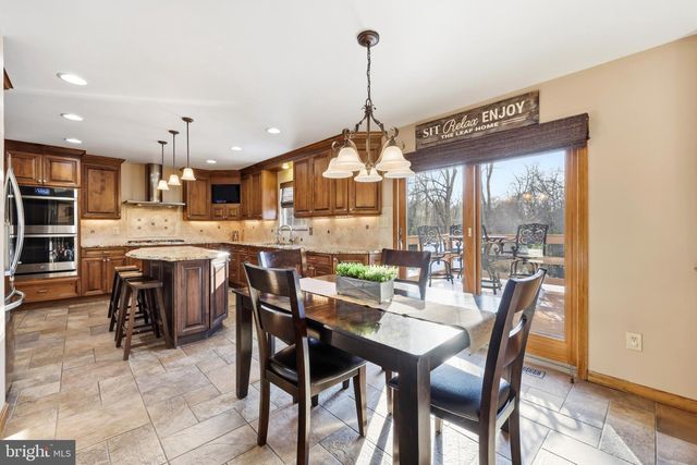 14 PATRIOT LN, Blackwood, NJ 08012