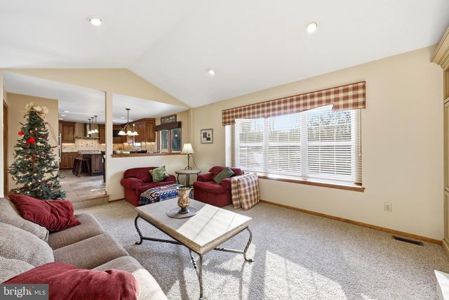 14 PATRIOT LN, Blackwood, NJ 08012