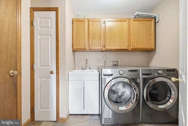 14 PATRIOT LN, Blackwood, NJ 08012