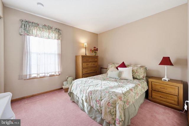 14 PATRIOT LN, Blackwood, NJ 08012