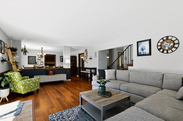 8852 Ridge Hill Drive, Indianapolis, IN 46217