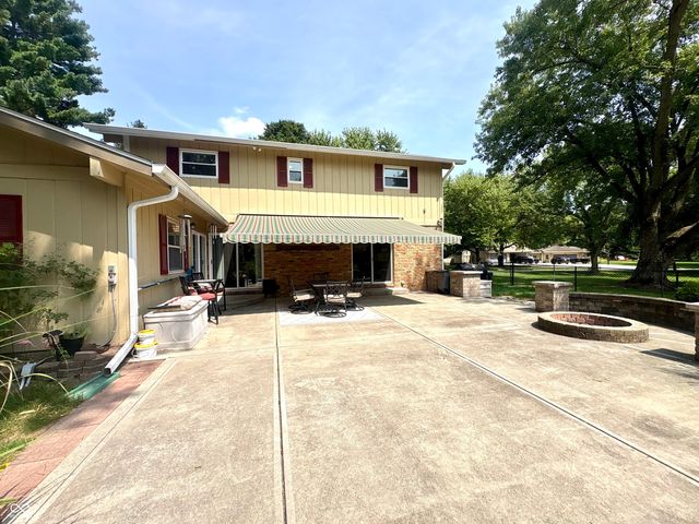 8852 Ridge Hill Drive, Indianapolis, IN 46217