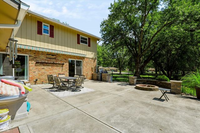 8852 Ridge Hill Drive, Indianapolis, IN 46217