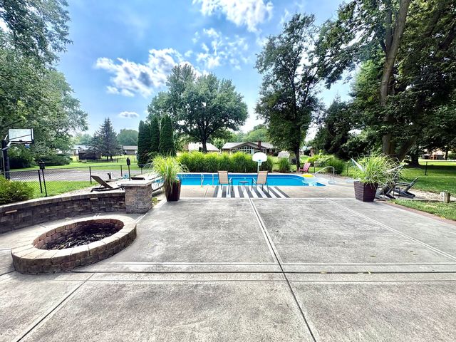 8852 Ridge Hill Drive, Indianapolis, IN 46217