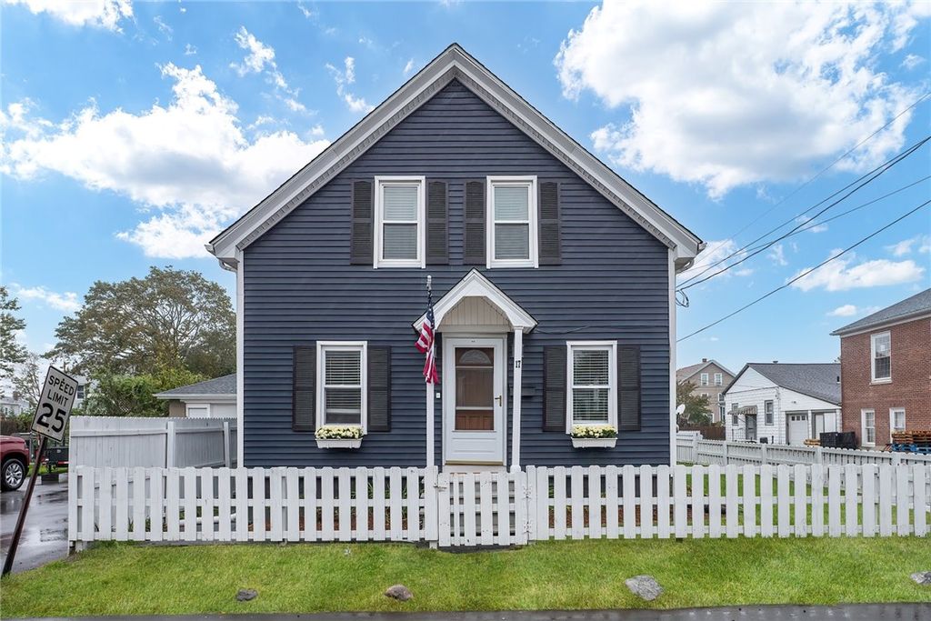 17 Oak Avenue, East Providence, RI 02915