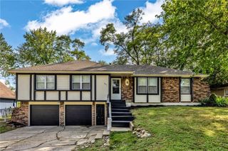 841 NW 69th Place, Kansas City, MO 64118