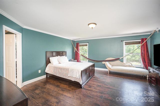 4732 Meadowfield Road L35, Charlotte, NC 28215