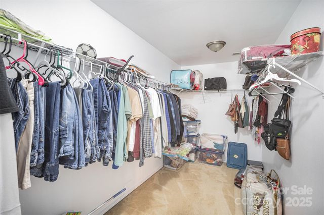 4732 Meadowfield Road L35, Charlotte, NC 28215